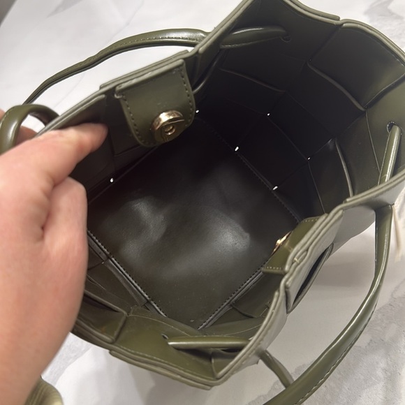 NWT Anthropologie moss green small bucket bag - Picture 3 of 8